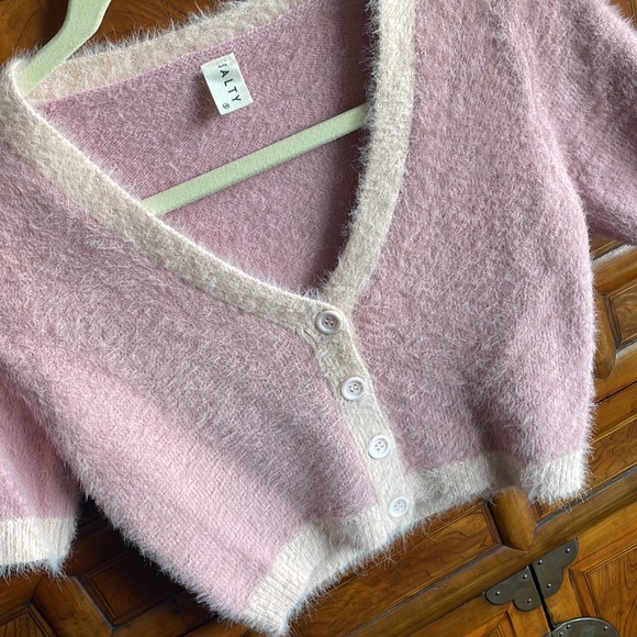 Pastel Pink fuzzy cropped cardigan sweater - Picture 3 of 4